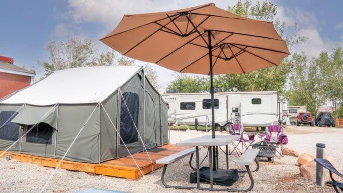 FunStays Glamping Setup Tent in RV Park #4 OK-T4 Moab Bagian luar foto